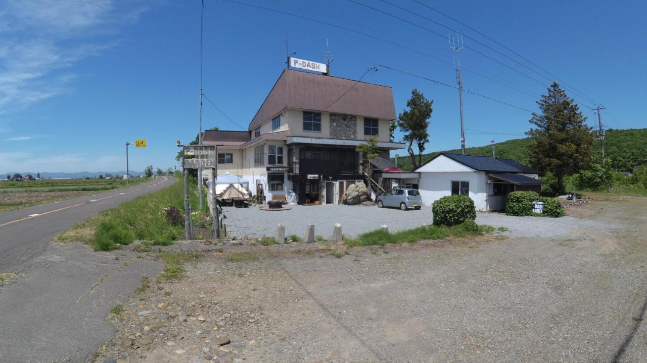 P-Dash Garden Backpackers Higashikawa Bagian luar foto