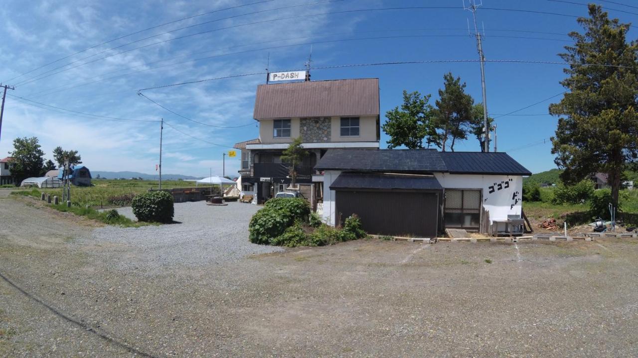 P-Dash Garden Backpackers Higashikawa Bagian luar foto