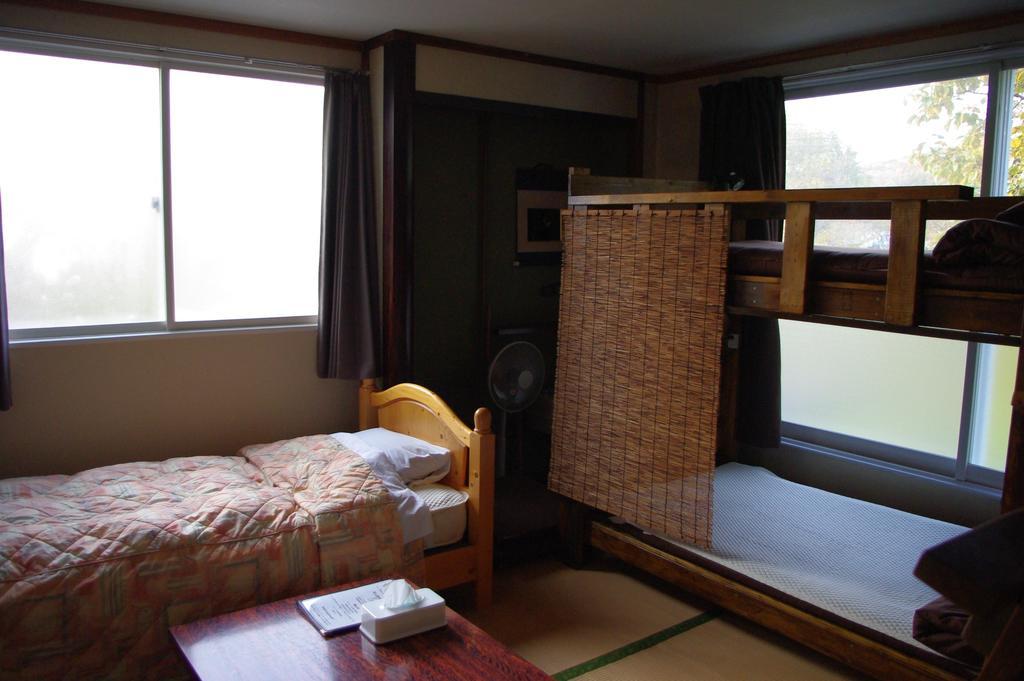 P-Dash Garden Backpackers Higashikawa Ruang foto